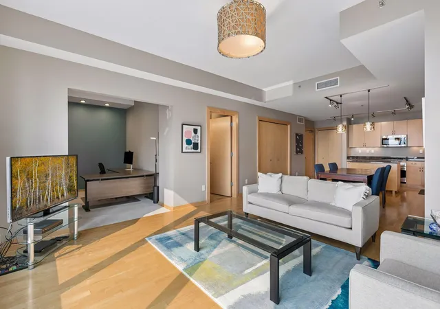 Listing Photo 5 - Condo for sale in building located at 215 10Th Ave S, Minneapolis, MN 55415 - Unit #637