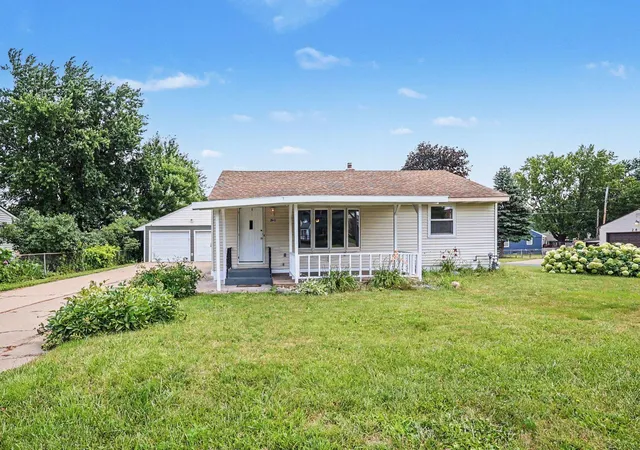 Photo 1 of Single family home for sale at 2842 Lexington Ave S, Saint Paul, MN 55121 | MLS# 7111762 | Listing updated on 2026-09-04