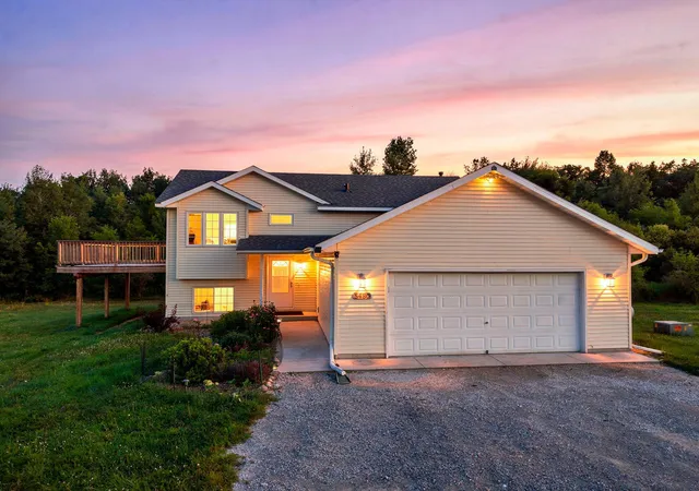 Photo 1 of Single family home for sale at 5480 Rush Point Dr, Rush City, MN 55069 | MLS# 7111787 | Listing updated on 2026-07-27