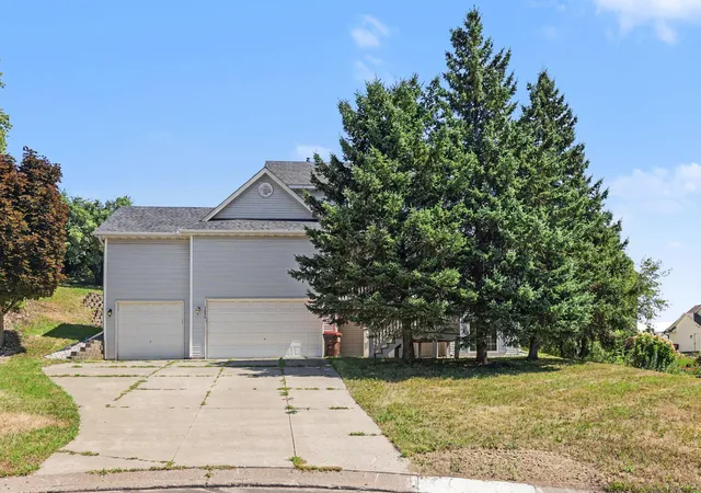 Photo 2 of Single family home for sale at 3006 Frank St, Saint Paul, MN 55109 | MLS# 7111803 | Listing updated on 2026-08-31