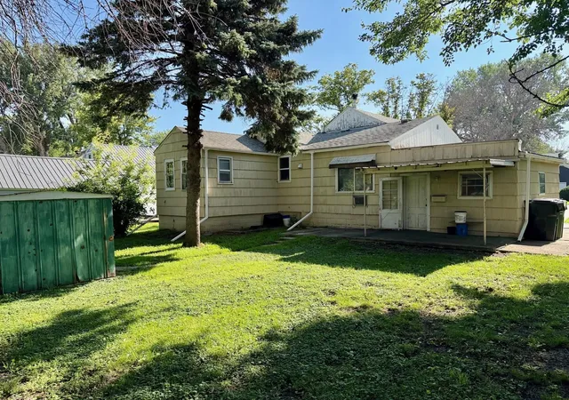18th image of 1215 Douglas Ave, Worthington, MN 56187 | MLS# 7111821