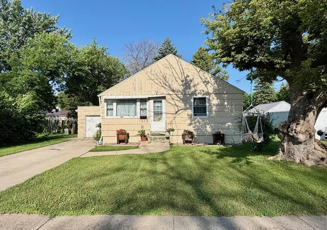 1st image of 1215 Douglas Ave, Worthington, MN 56187 | MLS# 7111821