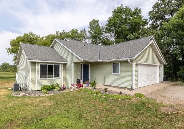 image of 4334 Cooper Ave S, Saint Cloud, MN 56301 | MLS# 7111825