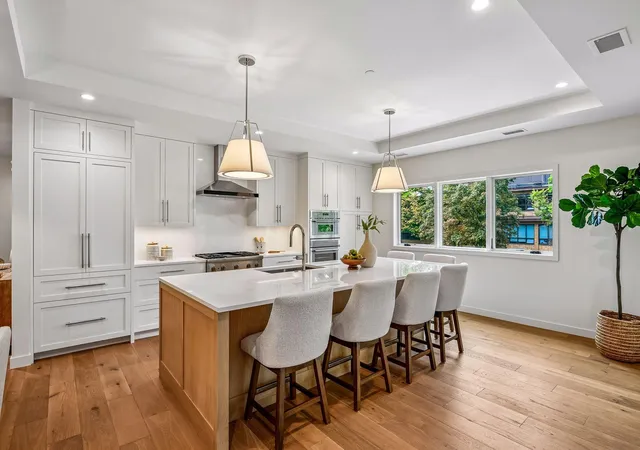 Listing Photo 5 - Condo for sale in building located at 150 Broadway Ave S, Wayzata, MN 55391 - Unit #2A