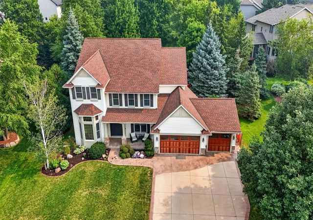 Photo 2 of Sale Pending at 19044 Inndale Dr, Lakeville, MN 55044 | MLS# 7111834 | Listing updated on 2026-07-31