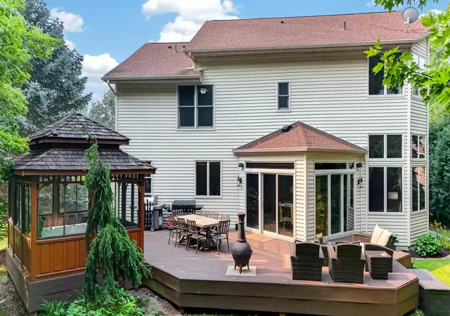 Photo 3 of Sale Pending at 19044 Inndale Dr, Lakeville, MN 55044 | MLS# 7111834 | Listing updated on 2026-07-31
