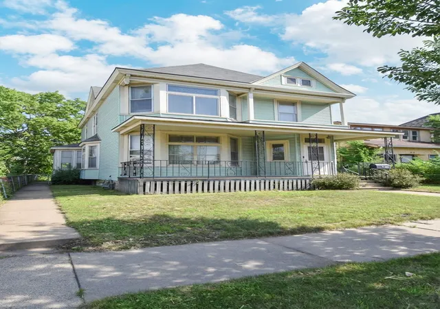 Photo 1 of Sale Pending at 715 Margaret St, Saint Paul, MN 55106 | MLS# 7111835 | Listing updated on 2026-08-19
