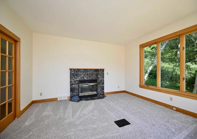 Photo 4 of Single family home for sale at 104 Forest Oak Ct, Winona, MN 55987 | MLS# 7111839 | Listing updated on 2026-10-28