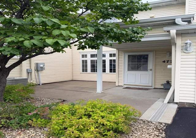 4th image of 472 Aqua Cir, Circle Pines, MN 55014 | MLS# 7111861