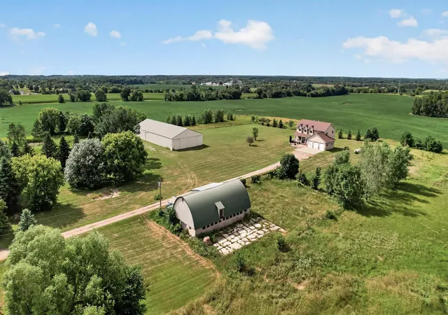 Photo 1 of Single family home for sale at 6040 Woodland Trl, Loretto, MN 55357 | MLS# 7111873 | Listing updated on 2026-08-24