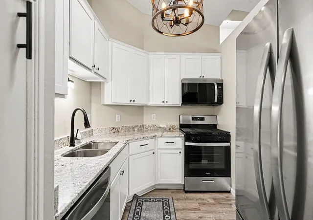 Photo 5 of Sale Pending at 48 Maple Is Rd, Burnsville, MN 55306 | MLS# 7111877 | Listing updated on 2026-08-20