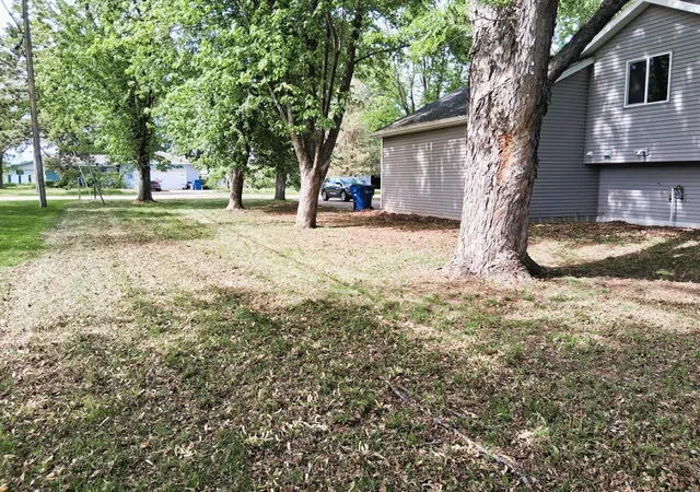 3rd image of 1930 Prospect Dr Ne, Saint Cloud, MN 56304 | MLS# 7111912