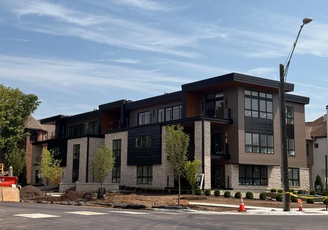 2nd image of 150 Broadway Ave S #3C, Wayzata, MN 55391 | MLS# 7111917