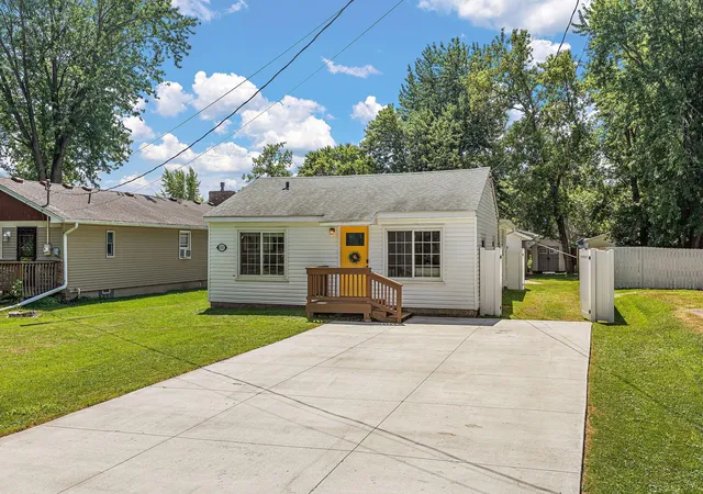 2nd image of 6501 237th Street Ct N, Forest Lake, MN 55025 | MLS# 7111928