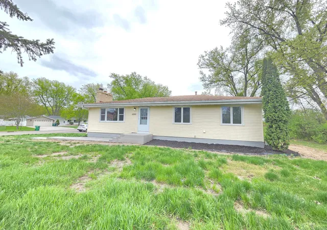 Photo 1 of Single family home for sale at 5201 W 84th Street, Minneapolis, MN 55437 | MLS# 7111940 | Listing updated on 2026-09-03