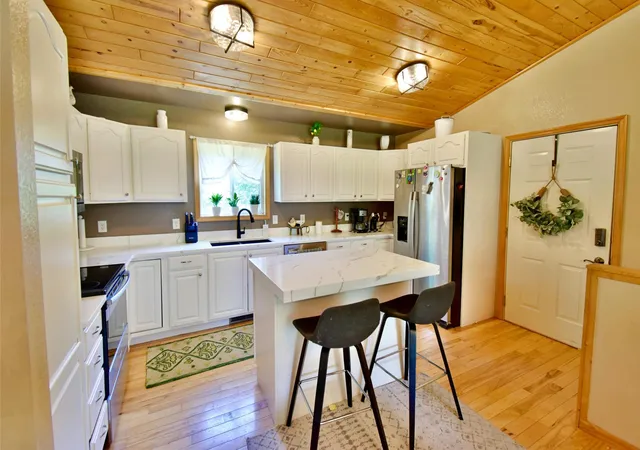 Photo 4 of Single family home for sale at 7300 Ski Chalet Dr, Pequot Lakes, MN 56472 | MLS# 7111958 | Listing updated on 2026-08-27
