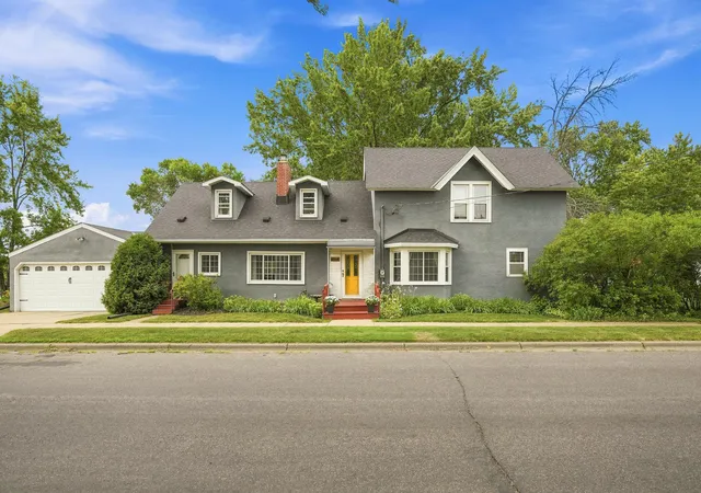 Photo 1 of Single family home for sale at 4864 Bloom Ave, Saint Paul, MN 55110 | MLS# 7111981 | Listing updated on 2026-09-16