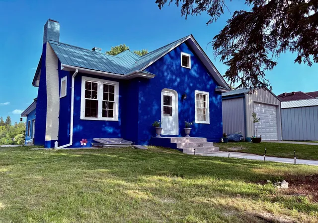 Single family home for sale at 502 1st Avenue SE, Baudette, MN 56623 | MLS# 7112003