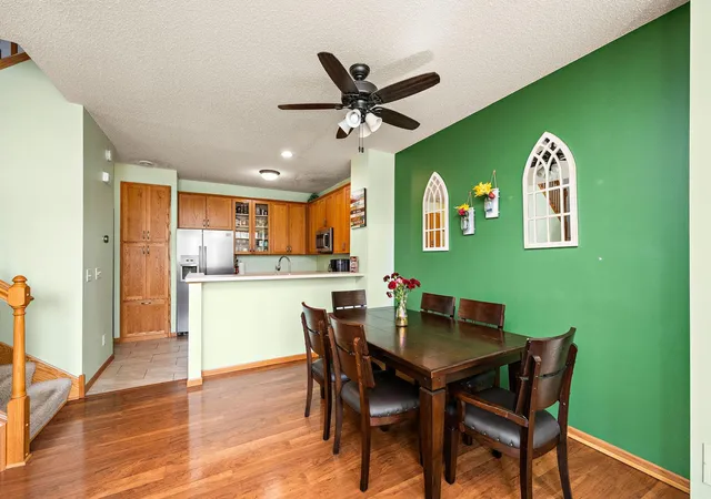 5th image of 1072 Henslow Ave N, Saint Paul, MN 55128 | MLS# 7112036