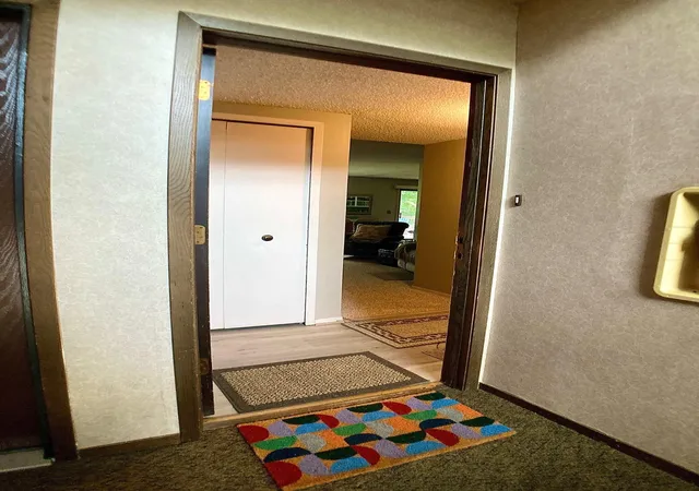Listing Photo 4 - Condo for sale in building located at 14314 Fairway Dr, Eden Prairie, MN 55344
