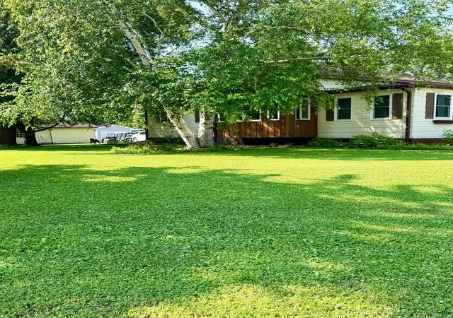 Photo 3 of Single family home for sale at 318 2nd Street SE, Hallock, MN 56728 | MLS# 7112090 | Listing updated on 2026-07-22