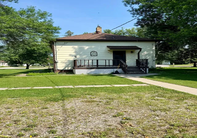 Photo 4 of Single family home for sale at 318 2nd Street SE, Hallock, MN 56728 | MLS# 7112090 | Listing updated on 2026-07-22