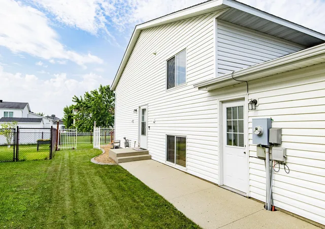 3rd image of 955 42Nd Ave W, West Fargo, ND 58078 | MLS# 7112152