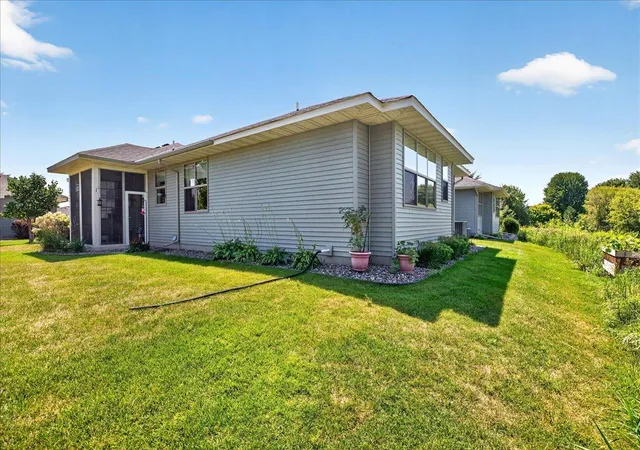 Photo 3 of Sale Pending at 1121 Willowbrook Cir, Delano, MN 55328 | MLS# 7112165 | Listing updated on 2026-10-09