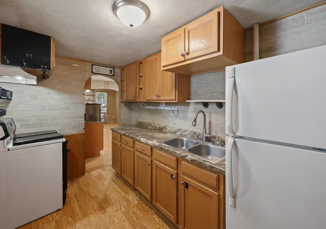 Photo 3 of Single family home for sale at 220 33rd Avenue N, Saint Cloud, MN 56303 | MLS# 7112186 | Listing updated on 2026-10-09