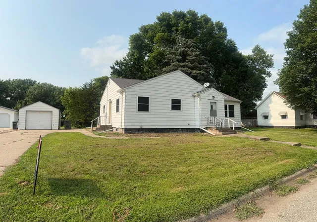 Photo 1 of Single family home for sale at 318 5th Avenue Ne, Clara City, MN 56222 | MLS# 7112211 | Listing updated on 2026-08-21
