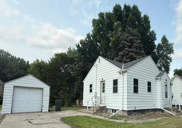 Photo 2 of Single family home for sale at 318 5th Avenue Ne, Clara City, MN 56222 | MLS# 7112211 | Listing updated on 2026-08-21