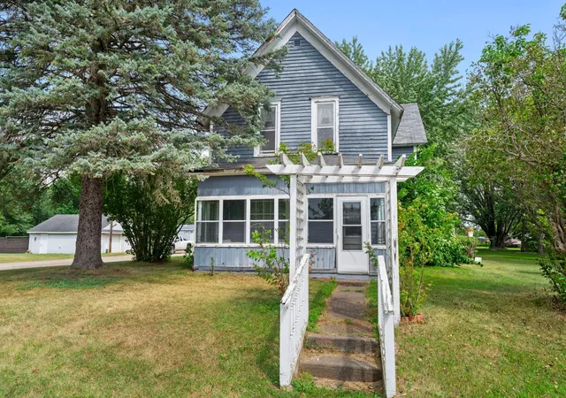 1st image of 43687 Gates Ave, Harris, MN 55032 | MLS# 7112218