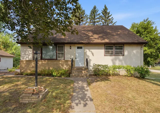 Photo 1 of Sale Pending at 1521 Arkwright St N, Saint Paul, MN 55130 | MLS# 7112226 | Listing updated on 2026-09-07