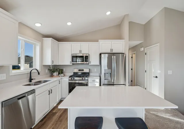 2nd image of 813 Walnut Grove Ln, Hanover, MN 55341 | MLS# 7112234
