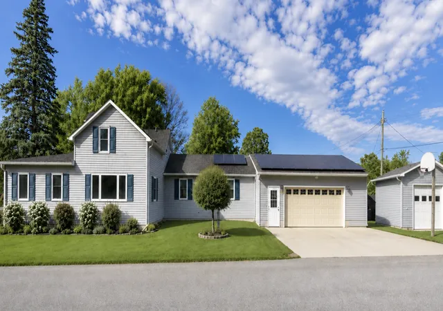 Photo 1 of Single family home for sale at 724 Washington Ave, Wabasha, MN 55981 | MLS# 7112260 | Listing updated on 2026-08-11