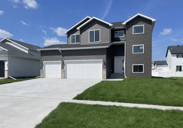 Photo 2 of Single family home for sale at 5816 James Dr W, West Fargo, ND 58078 | MLS# 7112269 | Listing updated on 2026-09-01