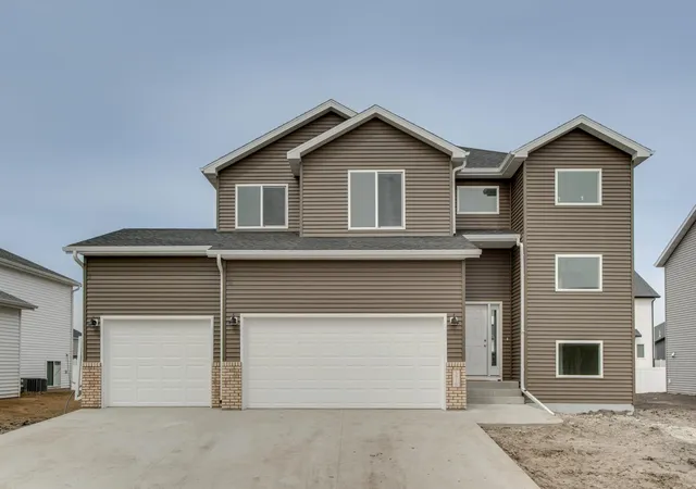 Photo 2 of Single family home for sale at 5816 James Dr W, West Fargo, ND 58078 | MLS# 7112269 | Listing updated on 2026-09-01