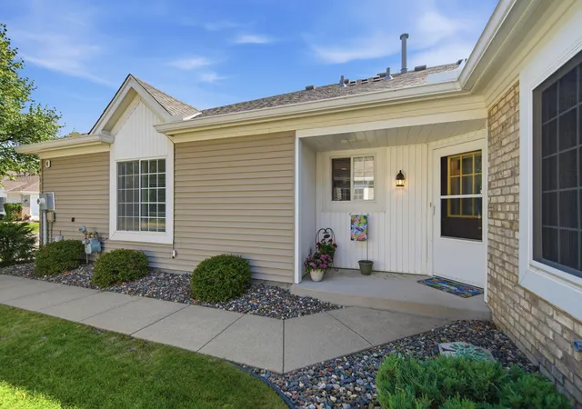 Photo 2 of Single family home for sale at 761 Markgrafs Lake Draw, Saint Paul, MN 55129 | MLS# 7112279 | Listing updated on 2026-08-25