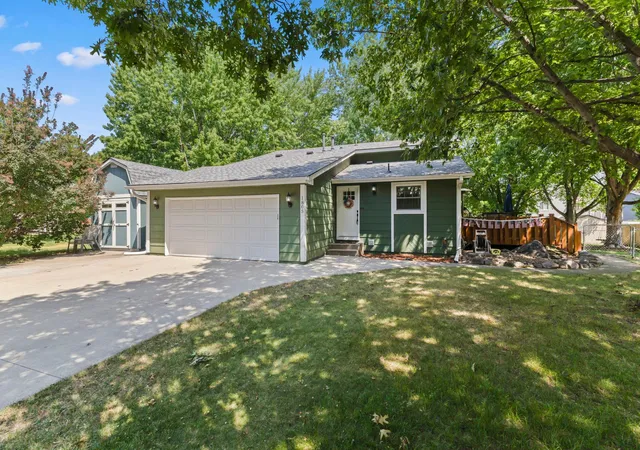 2nd image of 1805 Ruby Circle, Shakopee, MN 55379 | MLS# 7112304