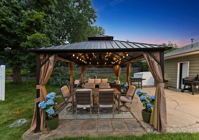 Photo 2 of Sale Pending at 784 Creek Ave, Saint Paul, MN 55120 | MLS# 7112305 | Listing updated on 2026-08-26