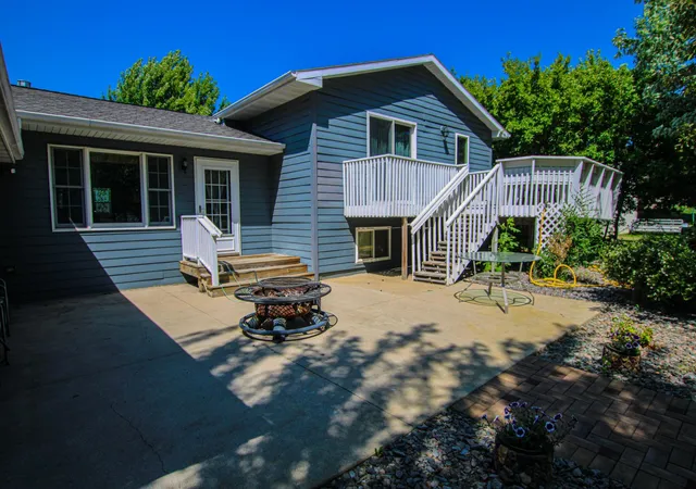 Photo 4 of Single family home for sale at 1712 Cranberry Ln NE, Alexandria, MN 56308 | MLS# 7112318 | Listing updated on 2026-10-07
