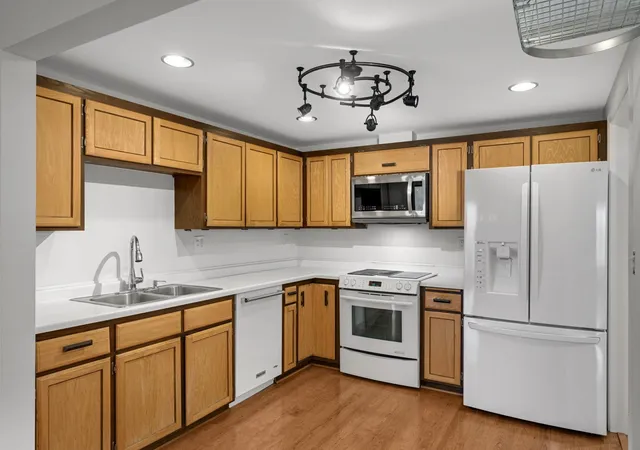 Photo 3 of Condo for sale at 1101 Sibley Memorial Hwy #207, Saint Paul, MN 55118 | MLS# 7112320 | Listing updated on 2026-09-30