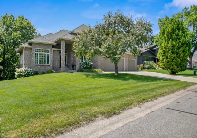 Photo 1 of Single family home for sale at 7941 S Bay Curv, Eden Prairie, MN 55347 | MLS# 7112326 | Listing updated on 2026-10-08