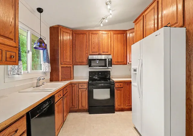 Photo 3 of Sale Pending at 14005 38th Avenue N, Minneapolis, MN 55447 | MLS# 7112350 | Listing updated on 2026-08-31