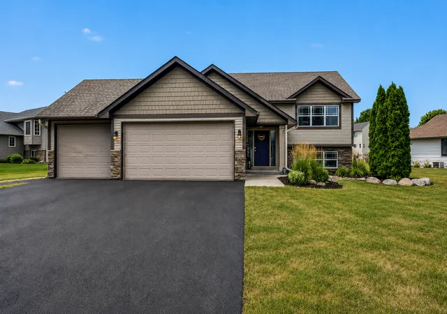 Photo 2 of Sale Pending at 4137 Starling Dr, Hastings, MN 55033 | MLS# 7112378 | Listing updated on 2026-08-06