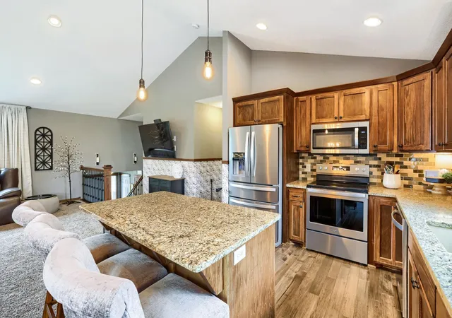 Photo 3 of Sale Pending at 4137 Starling Dr, Hastings, MN 55033 | MLS# 7112378 | Listing updated on 2026-08-06