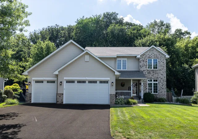 1st image of 19447 Elkridge Trl, Farmington, MN 55024 | MLS# 7112382