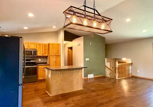 Photo 4 of Single family home for sale at 2110 Darling Ave E, Alexandria, MN 56308 | MLS# 7112392 | Listing updated on 2026-10-05