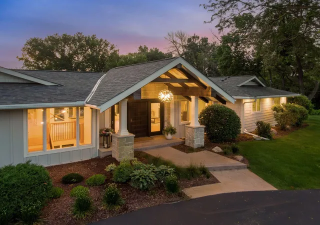 59th image of 1155 Heritage Ln, Wayzata, MN 55391 | MLS# 7112427