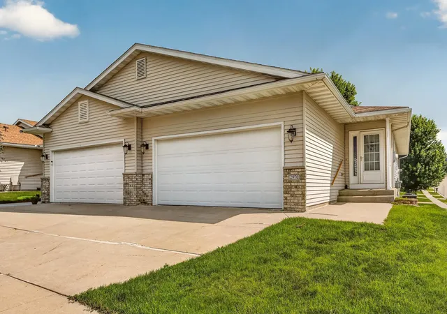 Photo 1 of Single family home for sale at 2970 Kenosha Dr Nw, Rochester, MN 55901 | MLS# 7112434 | Listing updated on 2026-09-22